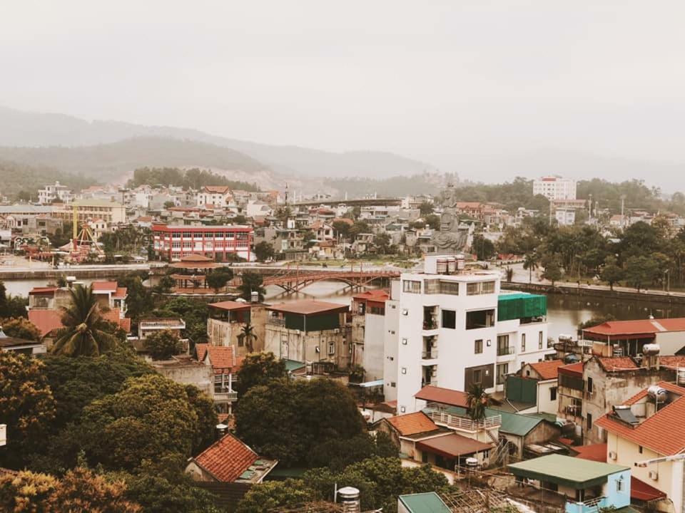 Luffy Hotel Uong Bi Экстерьер фото